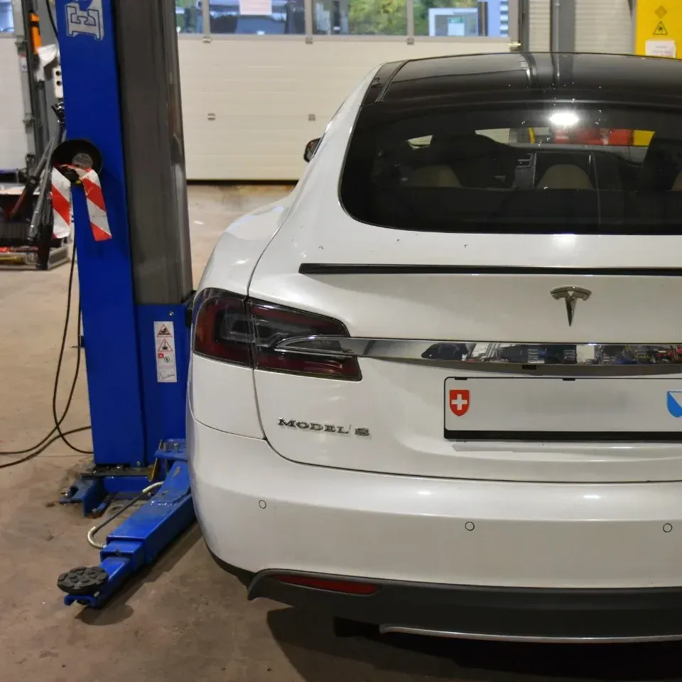 Tesla Motor auf dem Prüfstand von Revoltaris