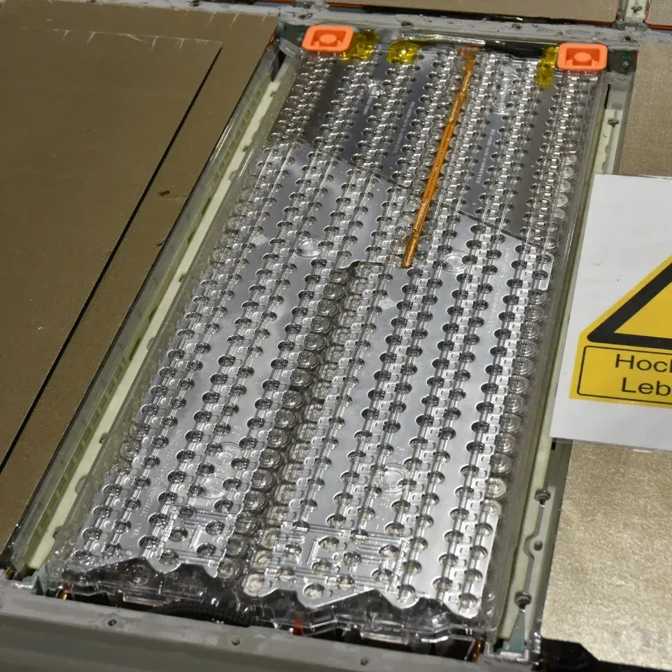 Reparatur eines Tesla Batteriemoduls
