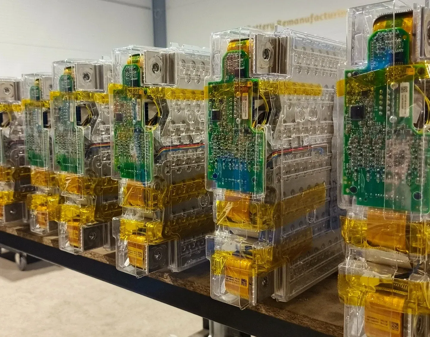 Tesla Batteriemodule bei Revoltaris