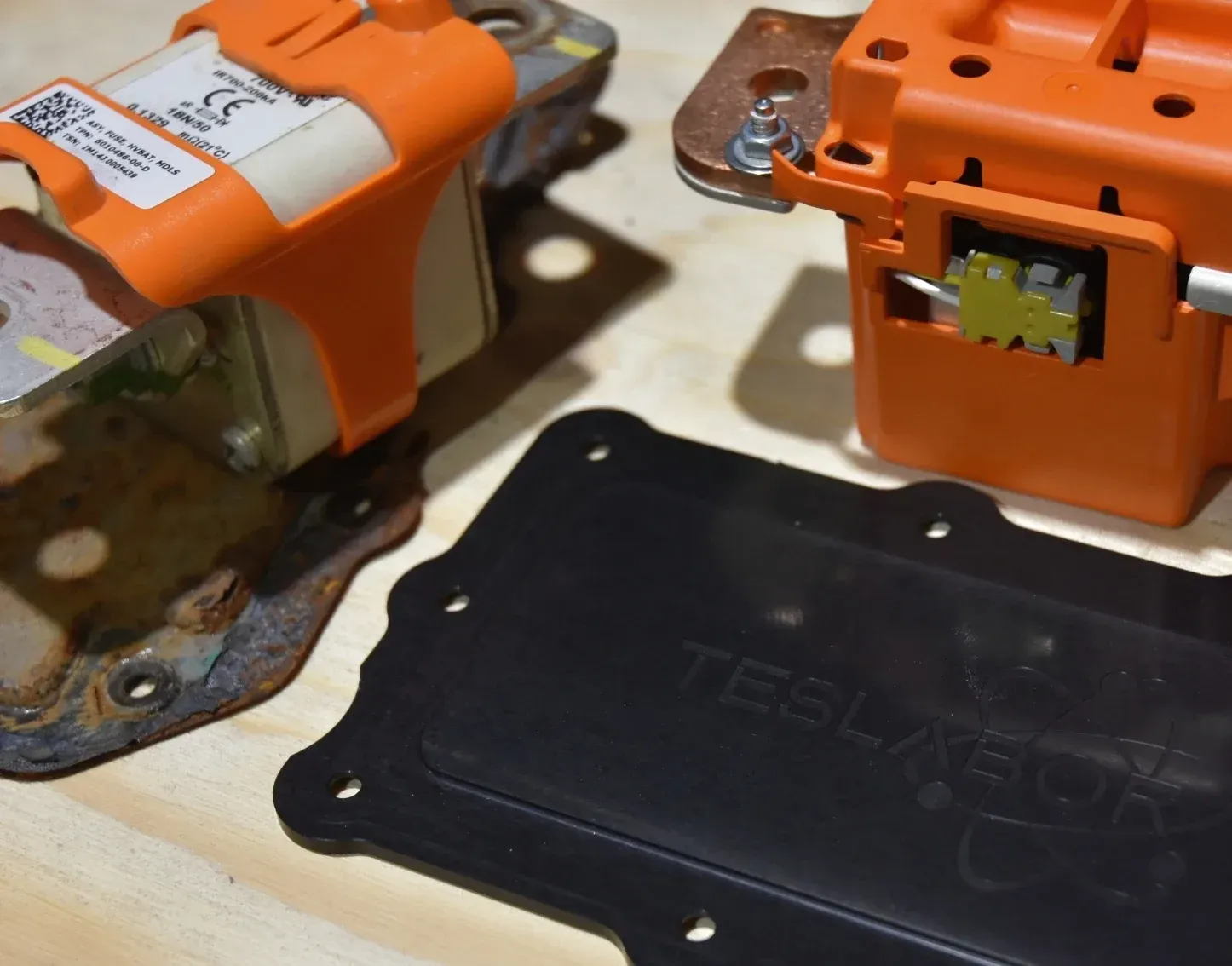 Tesla Batteriegehäuse, Kühlung und Verschleissteile