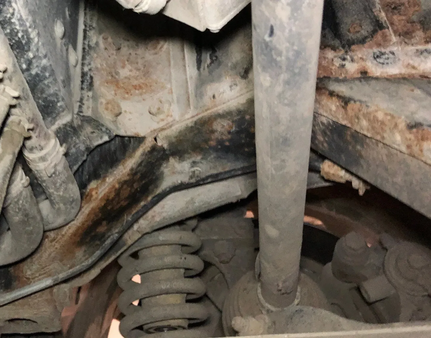 Tesla Roadster Hauptrahmen mit Rostbefall