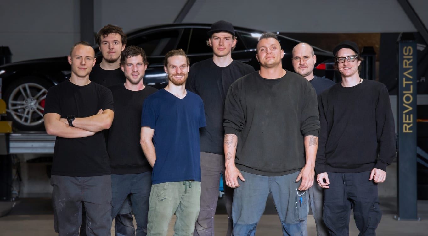 Das Team von Revoltaris in der Werkstatt